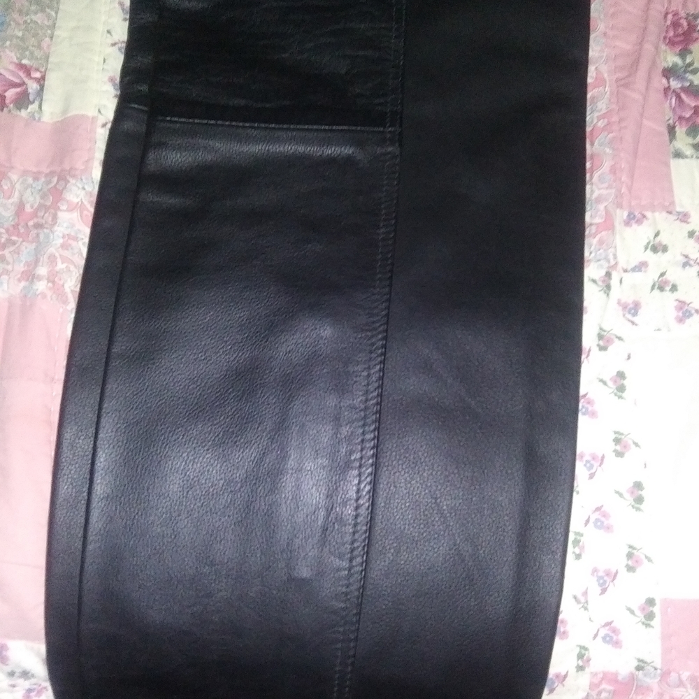 Leather - Picture 5 of 6